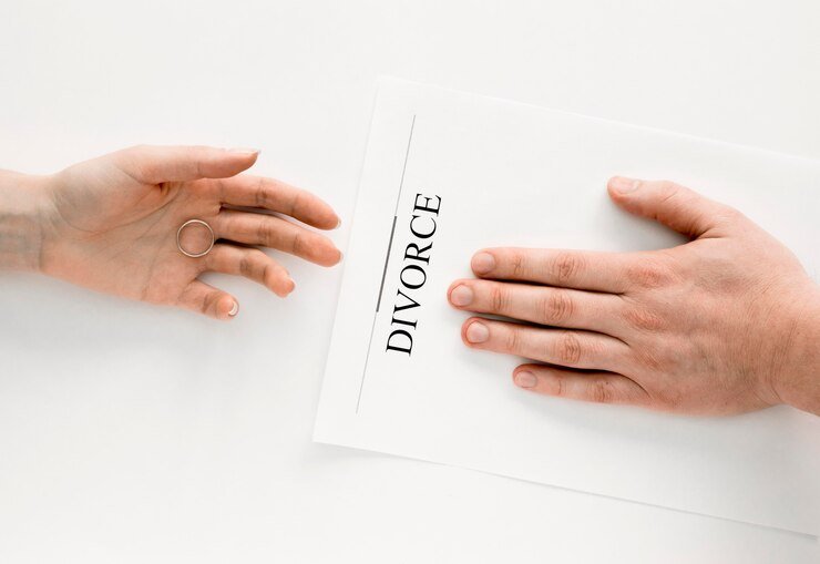 Financial Waters: A Guide to Financial Planning for Divorcees